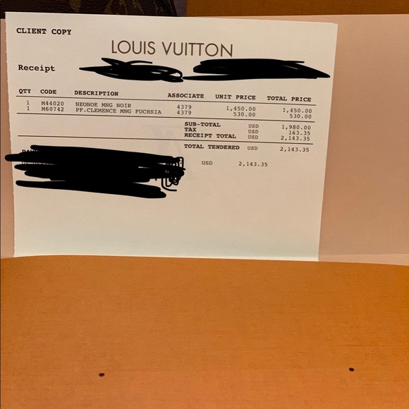 Louis Vuitton - Picture 3 of 3